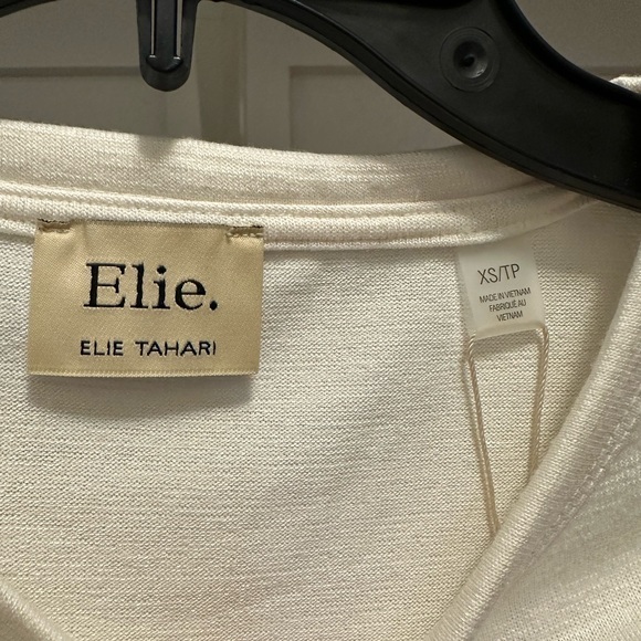 Elie Tahari Cream Textured Top - Picture 3 of 7